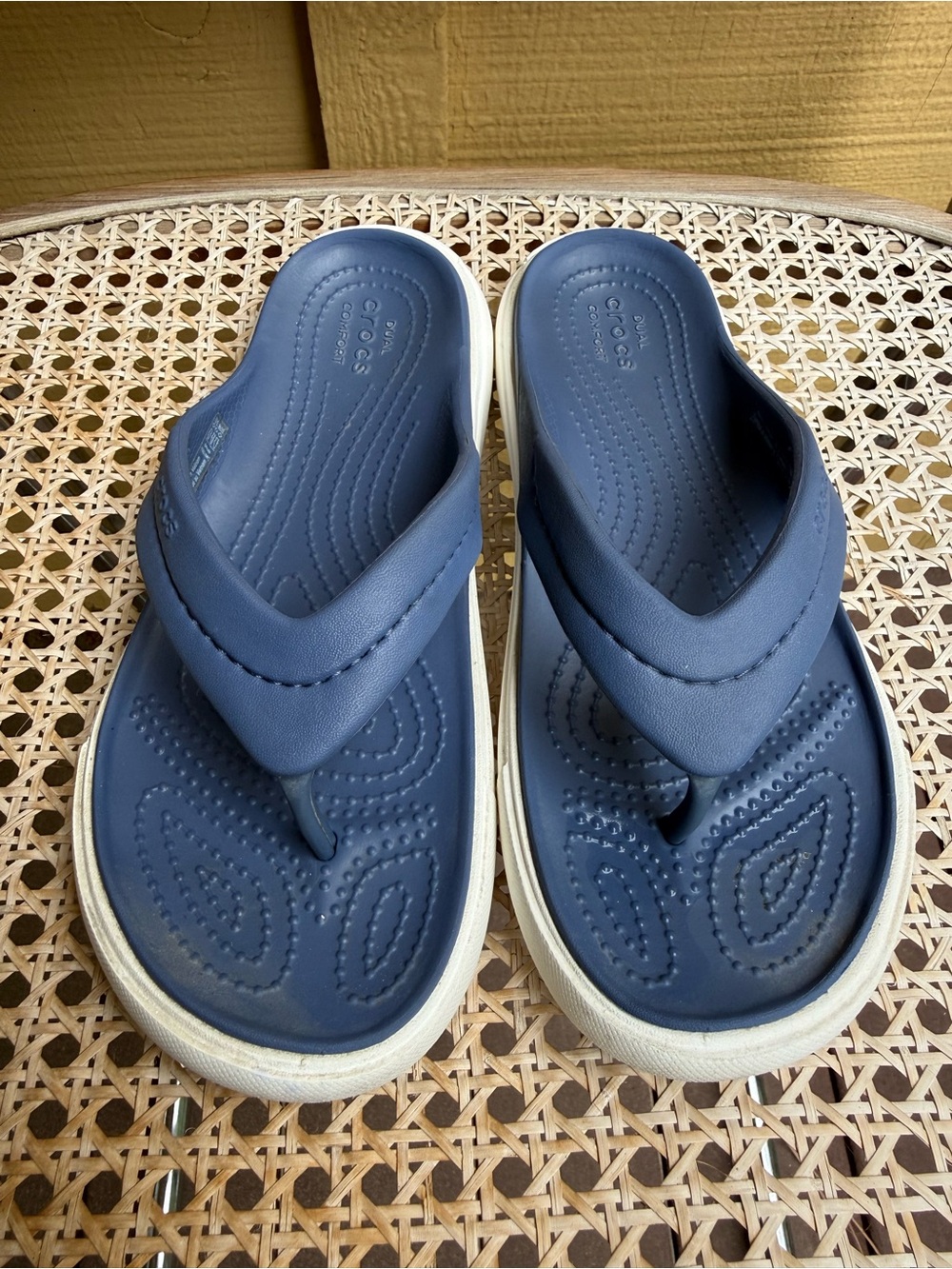 Crocs Dual Comfort Flip Flops Womens size 6 Mens size 4 Navy Blue Sandals